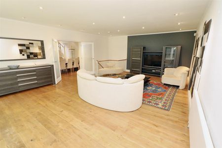 Barnet Lane, Elstree, Borehamwood - Photo 3