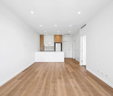 Modern and spacious one bedroom unit in Prime location - Photo 1