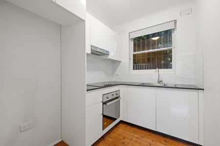 Renovated Studio Wtih Carspace - Photo 3