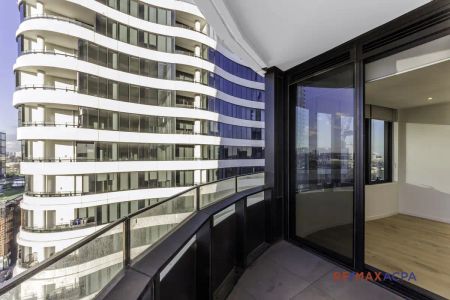 “Stunning Apartment with Spectacular Views” - Photo 2