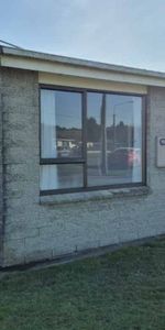 Right in the Centre of Mataura! - Photo 3