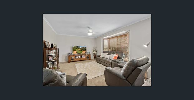 Huge Family Home with a Shed - Photo 1