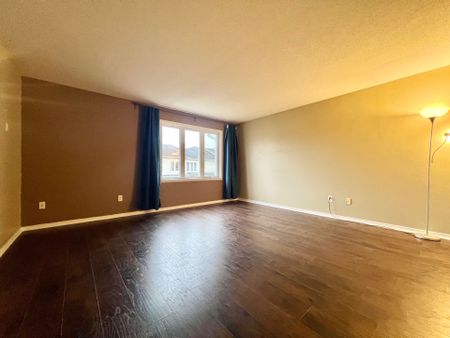 For Lease - 21 Karendale Street, Barrhaven, Ontario - Photo 2