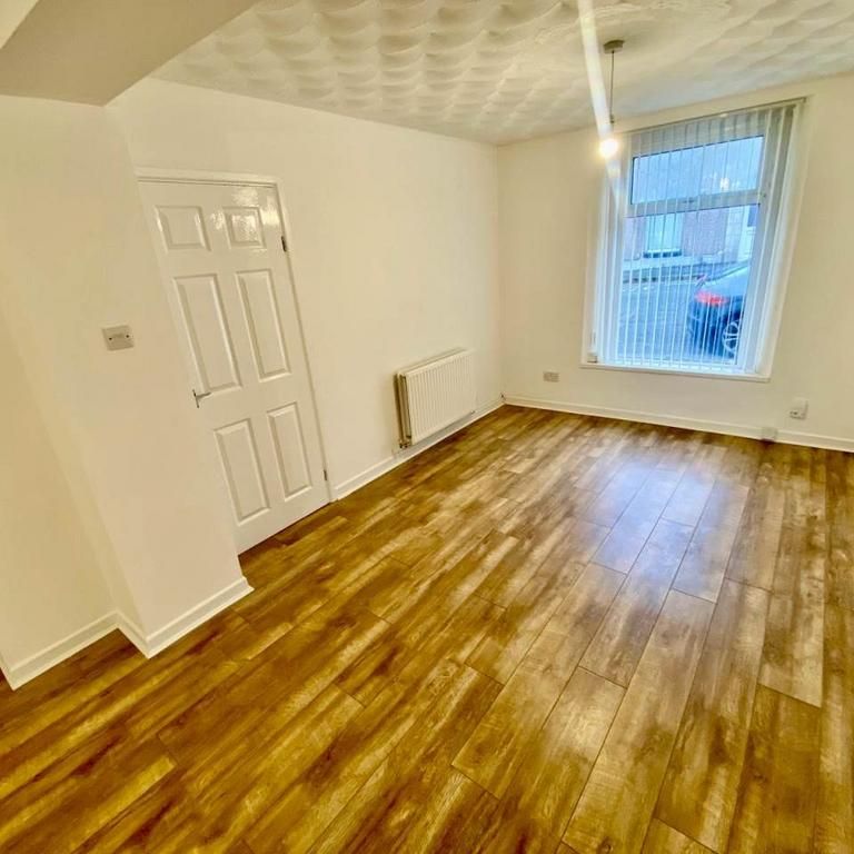 2 bedroom house to rent - Photo 1