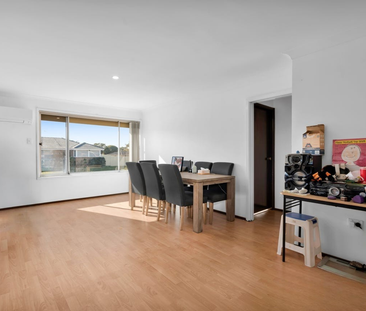 Modern & Convenient Living - Photo 2