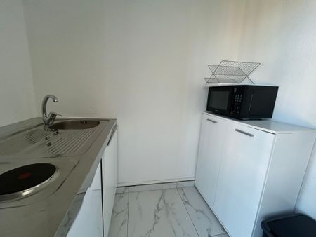 Location Appartement 2 pièces 44m² POINTE A PITRE 97110 - Photo 3