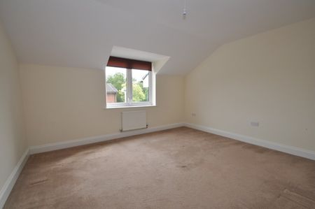 2 bedroom Apartment - Moors Walk, Welwyn Garden City - Photo 4