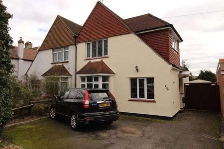 Eastwood Road North, Leigh-on-sea, Essex, SS9 - Photo 4