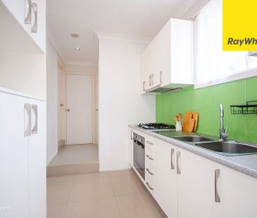 MODERN 2 BEDROOM GRANNY FLAT IN A CONVINIENT LOCATION - Photo 1