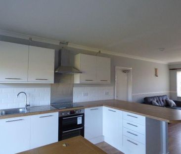 6 bedroom detached house to rent - Photo 4