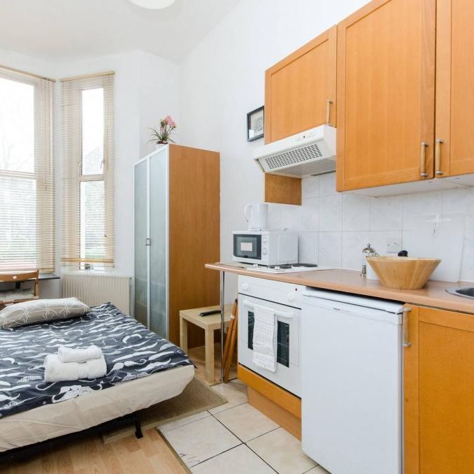 Flat 01 West Cromwell Road, Earls Court SW5 9QL - Photo 1