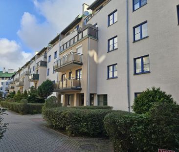 Przestronne dwupokojowe z balkonem blisko metra 54.6 m² - Photo 5