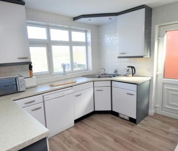 2 bedroom semi-detached house to rent - Photo 6