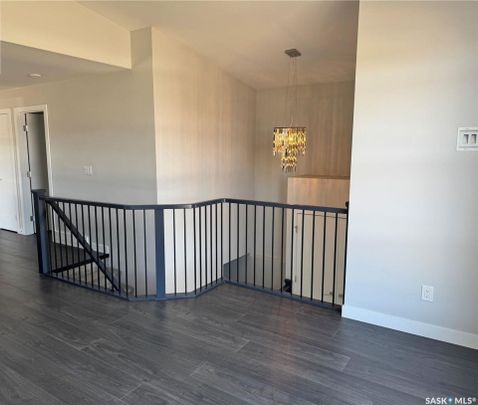 Evergreen - 3 Bedrooms/2 Bathrooms - Upper Unit - 587 Kloppenburg Cres - Photo 1