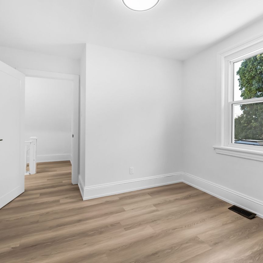 For Lease - 5 GILCHRIST Avenue, Tunneys Pasture and Ottawa West, Ontario - Photo 1