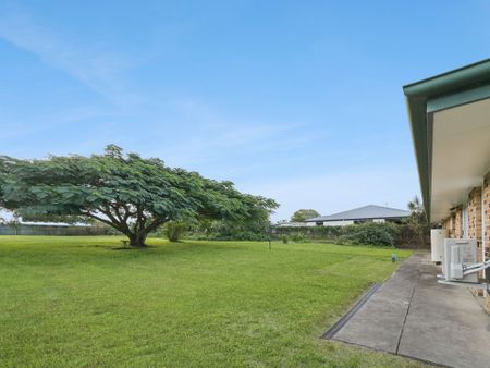 Spacious 3 Bedroom Home with Large Backyard - Photo 2