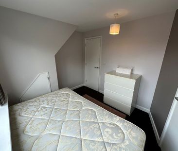 Apartment 6 Hand In Heart - Photo 2