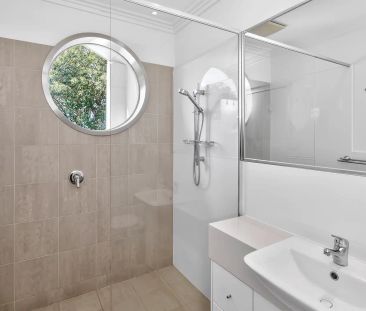 Light & Bright 3 bedroom home - Photo 5