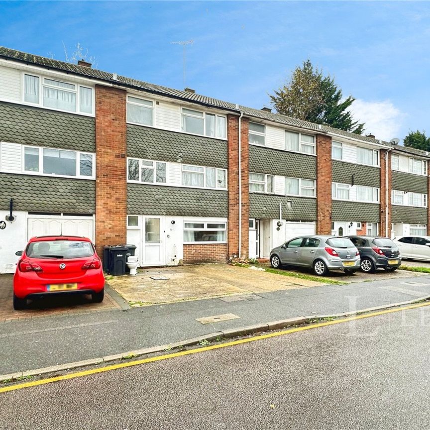 5 bedroom house to rent Brendon Avenue, Luton, Bedfordshire, LU2 - Photo 1