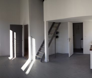 SAINT SEURIN / GAMBETTA - T1 BIS 32m² BON ETAT ET LUMINEUX - Photo 2