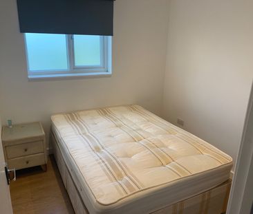 1 Bed Flat, Green Lanes, N13 - Photo 4