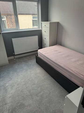 Room in a Shared House, Weldon Street, L4 - Photo 4