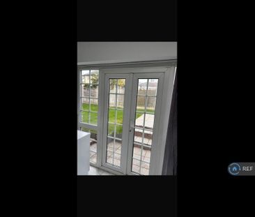 1 bedroom in a house share to rent - Photo 6