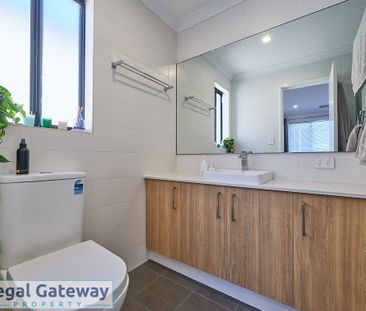 25 Jarrahdene Street, PIARA WATERS WA 6112 - Photo 3