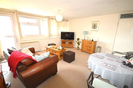 2 Bedroom Flat / Apartment - Northlands Drive, Winchester - Photo 5