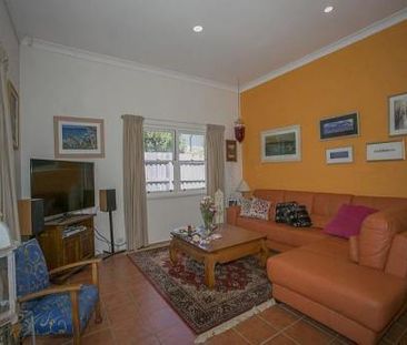 Character home in sought after location - Photo 5