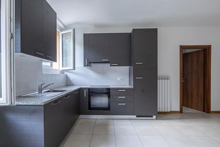 RINNOVATO 2.5 A GIUBIASCO - Photo 4