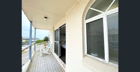 Fully Furnished Beach Home! - Photo 2