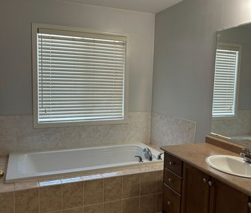 For Lease - 86 Newington Crescent, Brampton, Ontario - Photo 3