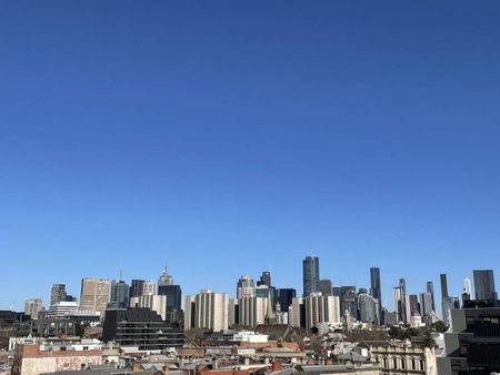 New Luxurious Apartment - Photo 2