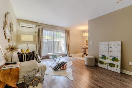 For Lease - 200 Charlton Avenue Unit# 304, Hamilton, Ontario - Photo 3