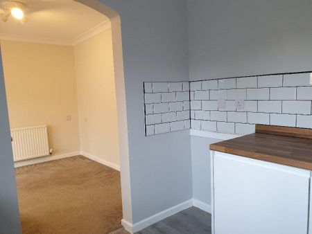 3 bedroom detached house to rent - Photo 4