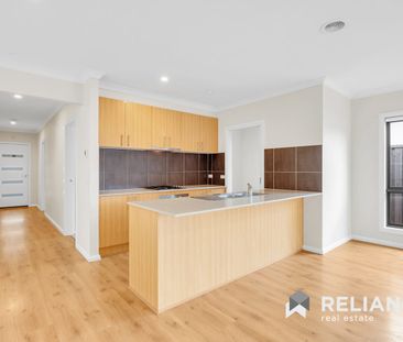 24 Raglan Circuit, Point Cook, Vic 3030 - Photo 2