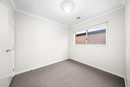 14 Blackberry Street, Manor Lakes. - Photo 3