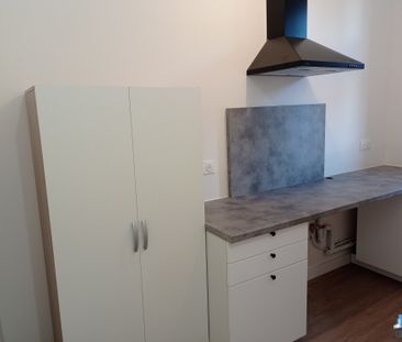 Location Appartement 1 pièce 26m² COURBEVOIE 92400 - Photo 3