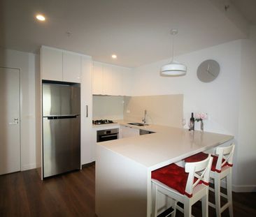 PARTIALLY FURNISHED ONE BEDROOM APARTMENT! - Photo 5