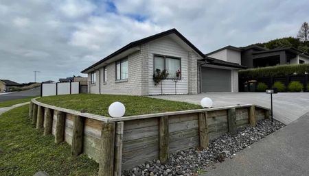 Flagstaff Family Home - Photo 3