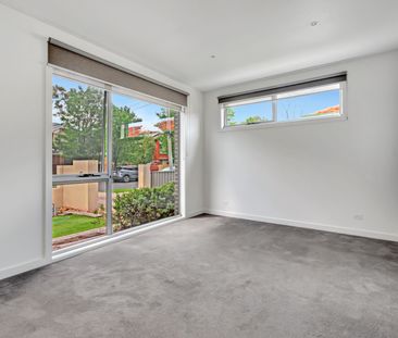 1/3 Prince Street, Essendon North VIC 3041 - Townhouse For Rent | D... - Photo 4