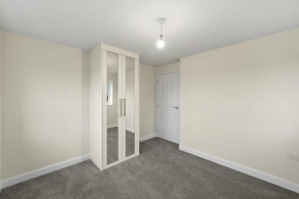 4 bedroom detached house to rent - Photo 1