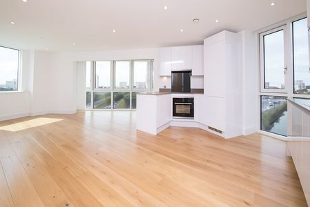 2 Bed Flat, High Street, E15 - Photo 3