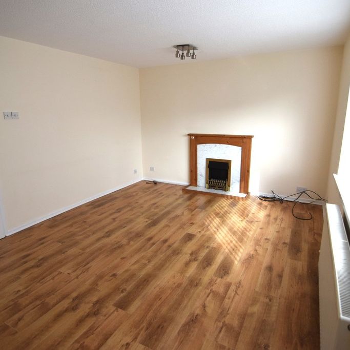 To Let 2 Bed Apartment - Photo 1