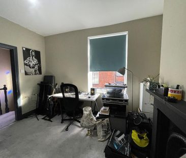 2 Bedroom Terraced House To Rent - Photo 3