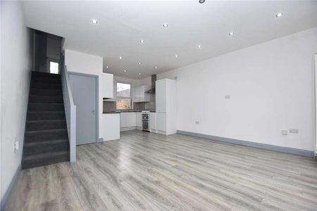 Whitehorse Lane, London, SE25 - Photo 5