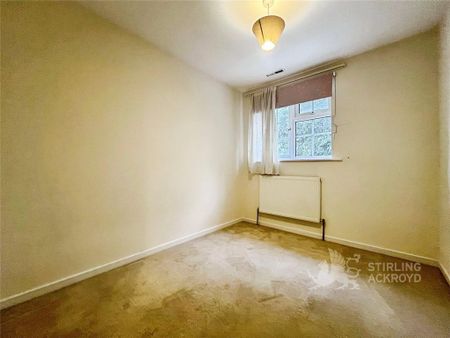 3 bedroom end of terrace house to rent - Photo 2