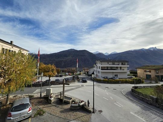 spacieux 4.5 pièces en triplex avec garage-box et places de parc en plein centre - Foto 1