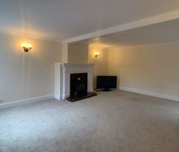 6B High Street, - Photo 1